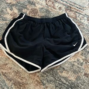 girls large nike shorts
